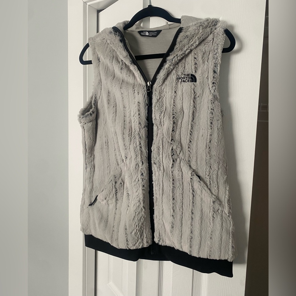 NWOT THE NORTH FACE Gray/Black FURLANDER Faux Fur Hooded Vest Full Zip Women’s M